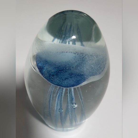 🕳️ Hand Blown Blue Jelly Fish Paperweight Art Piece (solid glass) - Picture 10 of 10